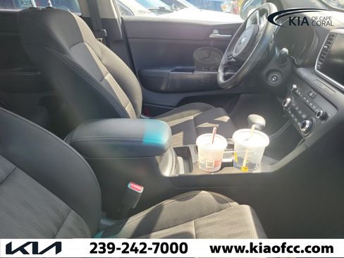 Used 2022 Kia Sportage LX FWD image 9