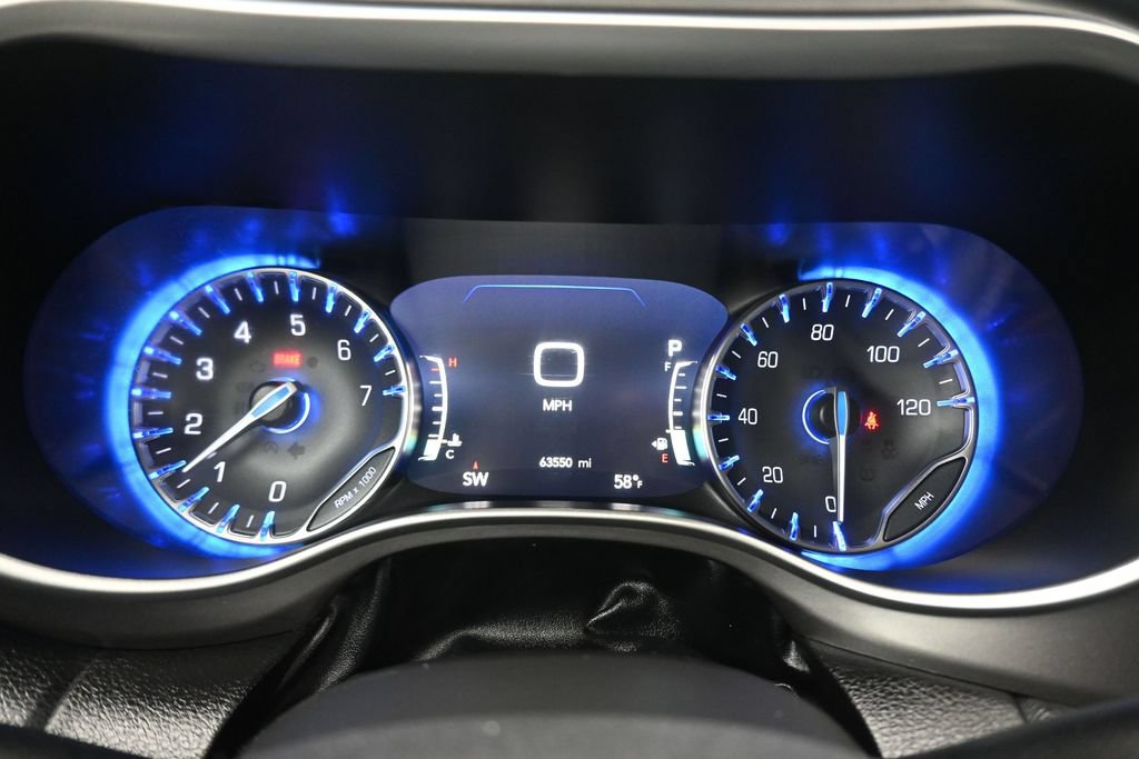 Used 2024 Chrysler Pacifica Touring-L FWD image 15
