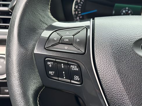 Used 2018 Ford Explorer Platinum AWD/4WD image 22