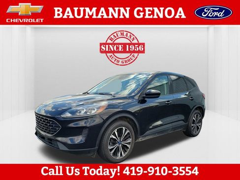 Used 2022 Ford Escape SE w/ SE Sport Appearance Package image 10