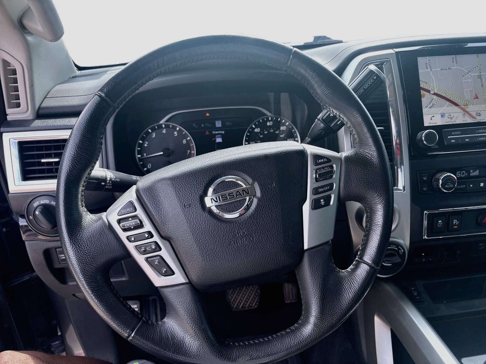 Used 2021 Nissan Titan 4x4 Crew Cab image 23