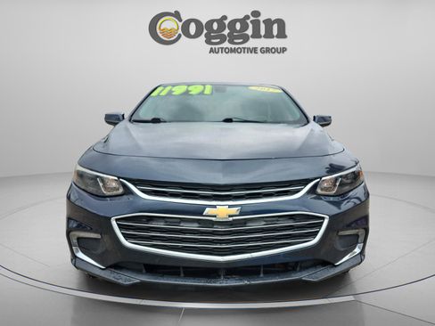 Used 2017 Chevrolet Malibu LT image 9