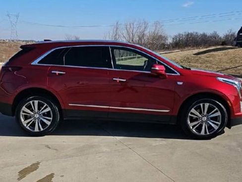 Used 2024 Cadillac XT5 Premium Luxury image 9