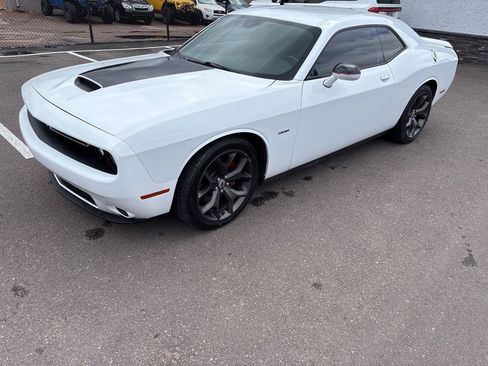 Used 2019 Dodge Challenger R/T RWD image 3