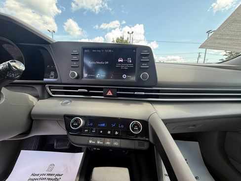 Used 2023 Hyundai Elantra SEL w/ Cargo Package FWD image 9