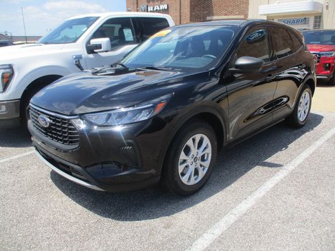 Used 2025 Ford Escape Active FWD image 3