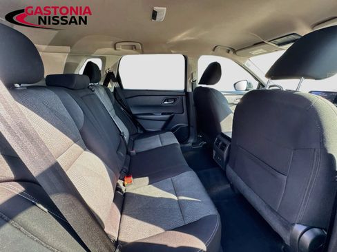 Used 2025 Nissan Rogue SV AWD/4WD image 35