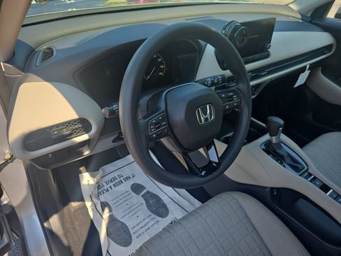 Used 2024 Honda HR-V LX image 15