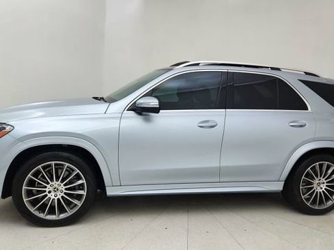 Used 2025 Mercedes-Benz GLE 350 4MATIC image 3
