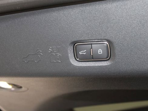 New 2026 Lincoln Navigator L Reserve AWD/4WD image 17