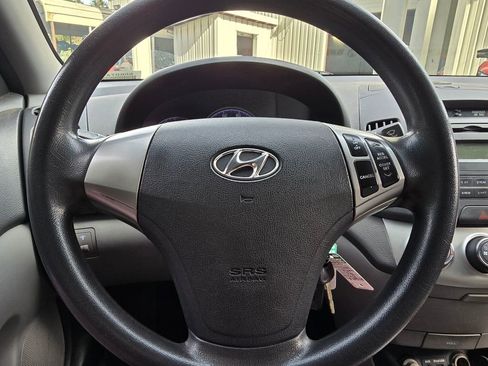 Used 2010 Hyundai Elantra GLS image 4