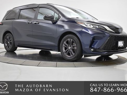 Used 2024 Toyota Sienna XSE AWD/4WD image 10