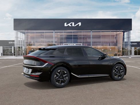 New 2025 Kia EV6 Wind image 8
