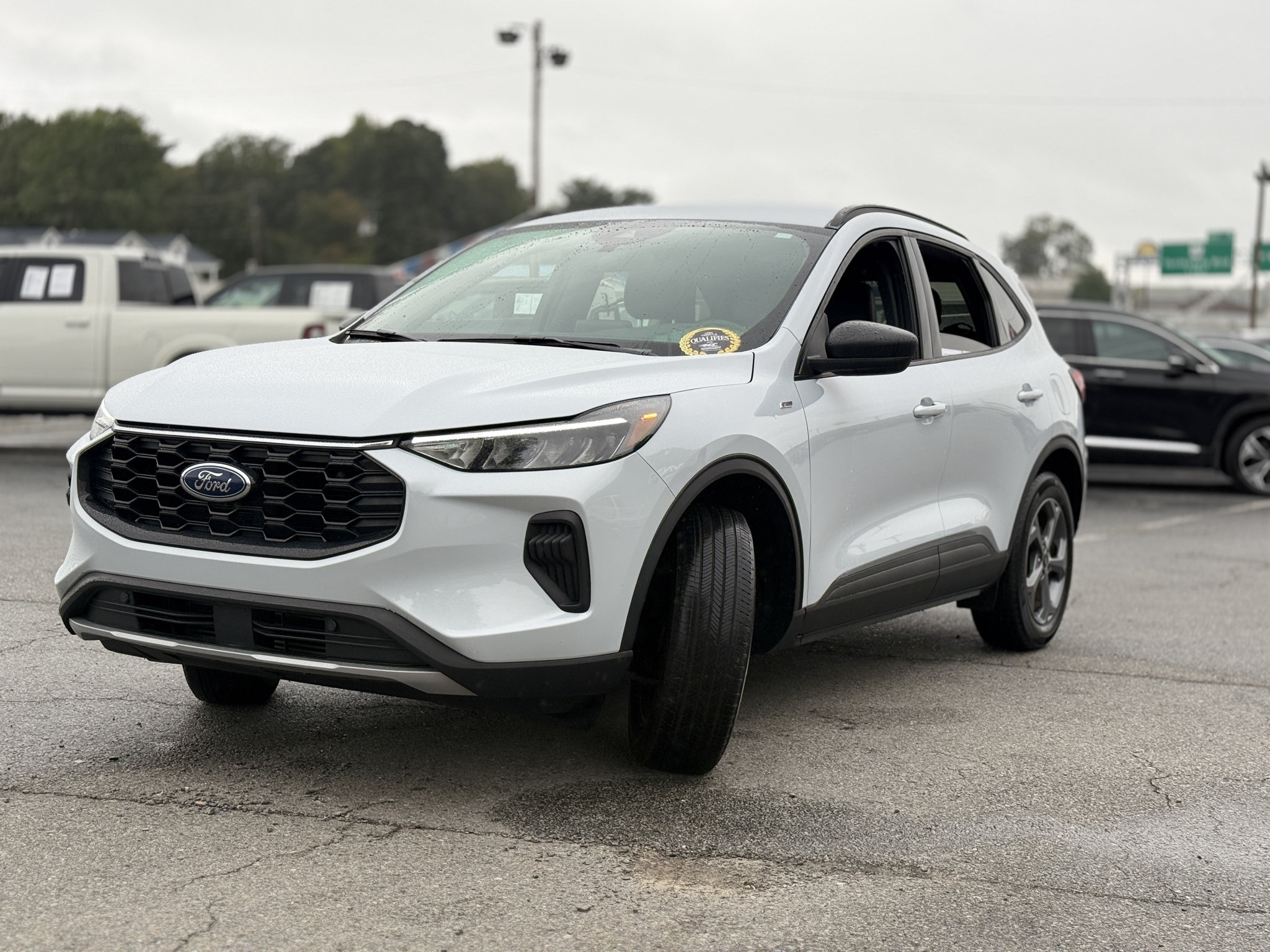 Used 2025 Ford Escape ST-Line AWD/4WD image 3
