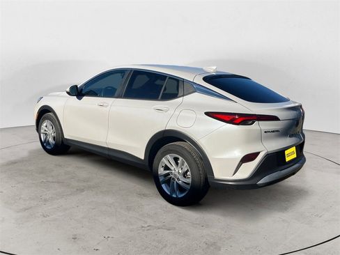 Used 2024 Buick Envista Preferred w/ Convenience I Package image 3