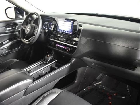 Used 2022 Nissan Pathfinder SL w/ SL Black Package AWD/4WD image 42