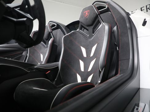 Used 2017 Lamborghini Centenario LP 770-4 AWD/4WD image 12