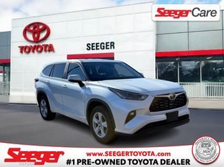 Used 2023 Toyota Highlander LE video 1