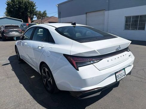 Used 2022 Hyundai Elantra Limited FWD image 7