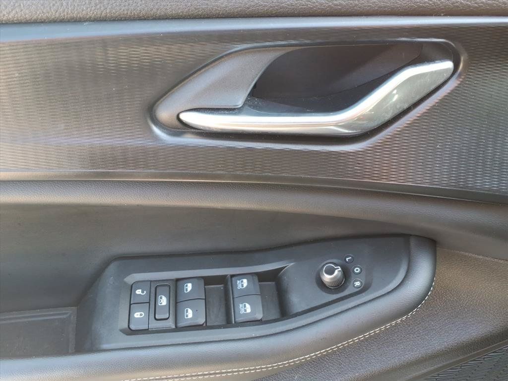 Used 2024 Jeep Grand Cherokee Laredo X w/ Luxury Tech Group I AWD/4WD image 20