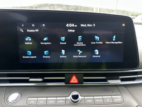 Certified 2025 Hyundai Elantra SEL image 15