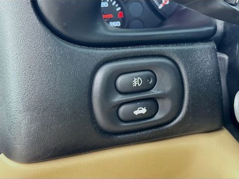 Used 2001 Chevrolet Corvette Coupe w/ Preferred Equipment Group1 RWD image 14