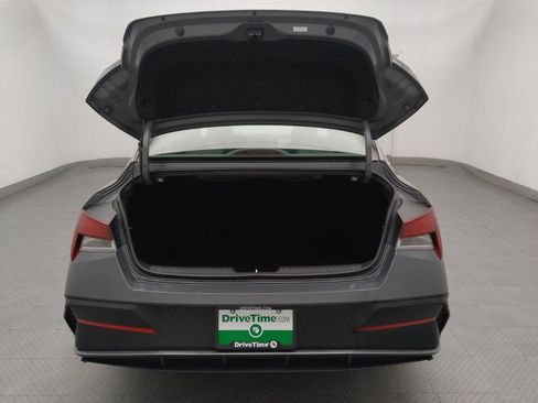 Used 2025 Hyundai Elantra Sport FWD image 29