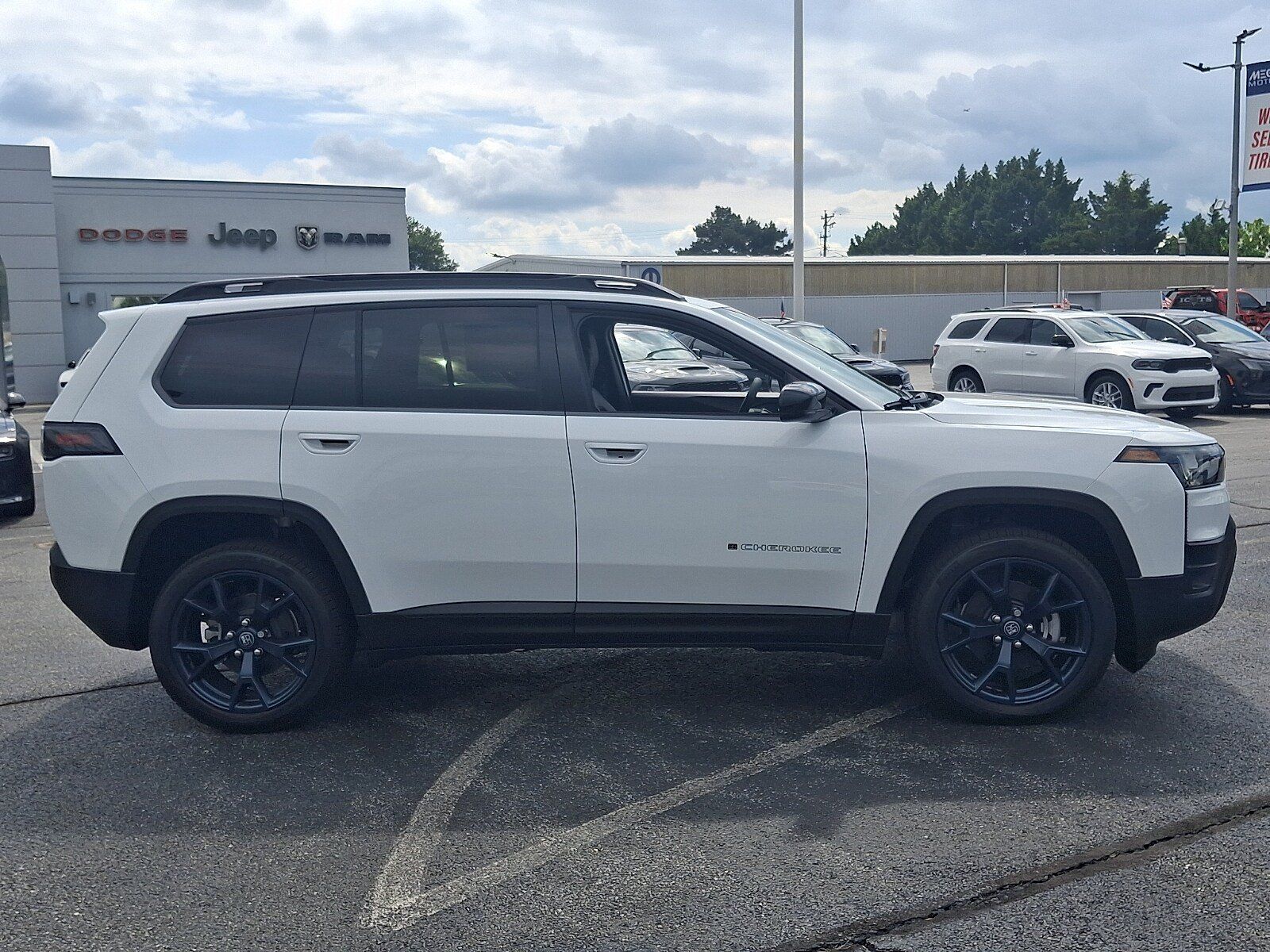 New 2026 Jeep Cherokee Limited AWD/4WD image 7