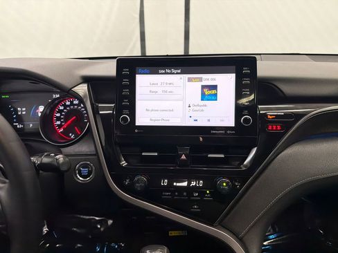 Used 2022 Toyota Camry XSE w/ Cold Weather Package image 29