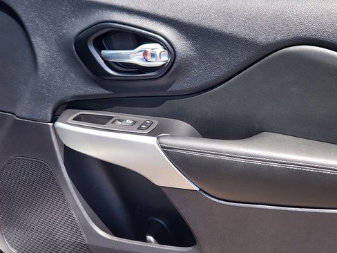 Used 2022 Jeep Cherokee Latitude image 18