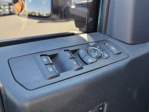 Used 2022 Ford F350 Platinum w/ FX4 Off-Road Package AWD/4WD image 23