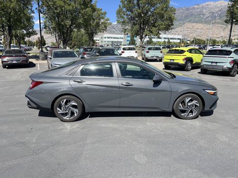 Certified 2026 Hyundai Elantra Limited FWD image 15