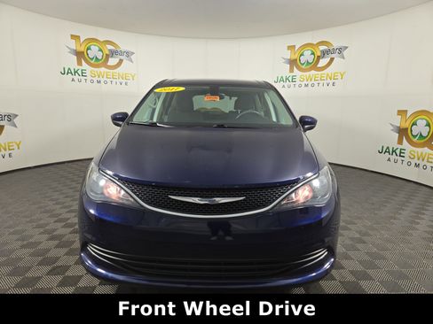 Used 2017 Chrysler Pacifica LX w/ Tire & Wheel Group image 2