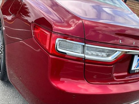 Used 2017 Lincoln Continental Reserve w/ Technology Package FWD image 31