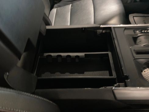 Used 2022 Ford F150 Lariat w/ Equipment Group 502A High image 9