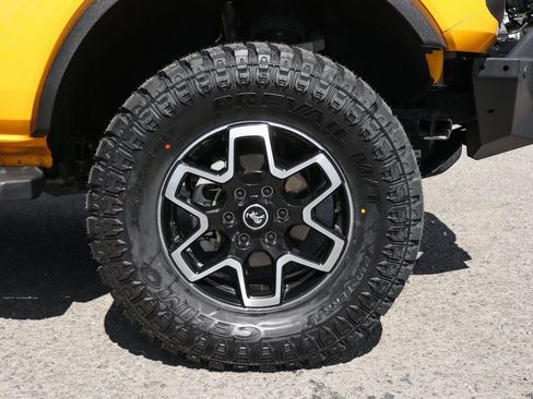 Used 2022 Ford Bronco Black Diamond image 45