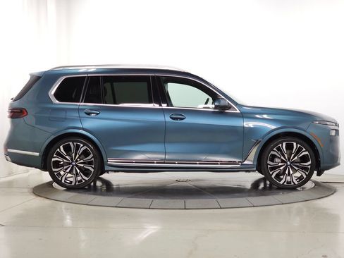 Used 2024 BMW X7 xDrive40i w/ Premium Package AWD/4WD image 13