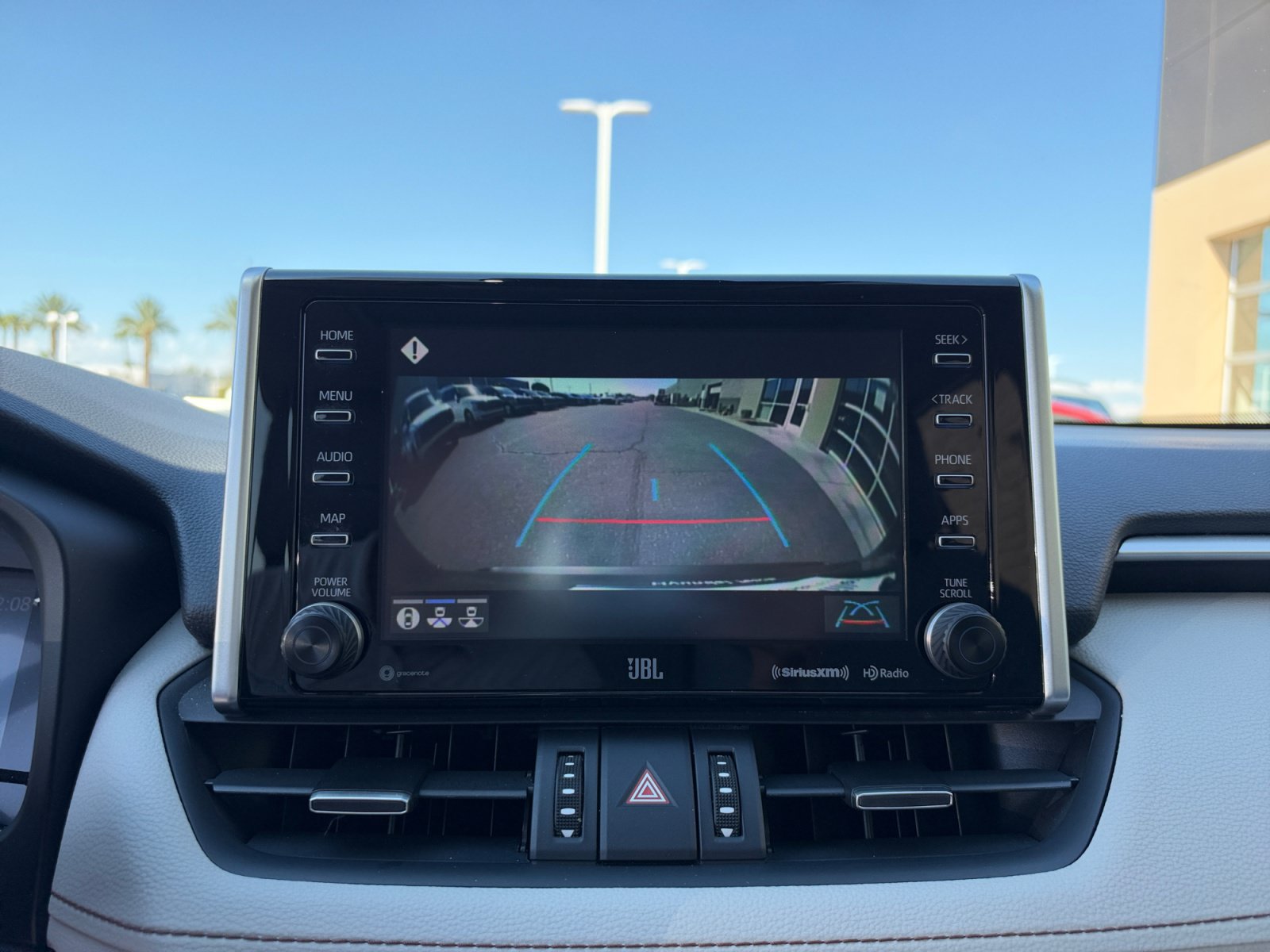 Used 2020 Toyota RAV4 Limited FWD image 29