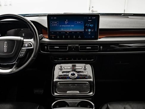 Used 2022 Lincoln Nautilus Reserve w/ Equipment Group 201A image 31