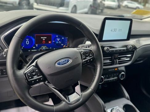 Used 2022 Ford Escape Titanium AWD/4WD image 10