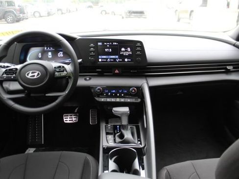 New 2026 Hyundai Elantra SEL Sport FWD image 10