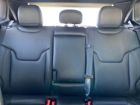 Used 2025 Jeep Compass Limited image 38