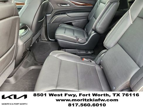 Used 2021 Cadillac Escalade Premium Luxury RWD image 31