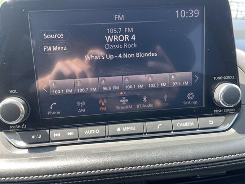 Used 2024 Nissan Rogue S FWD image 19