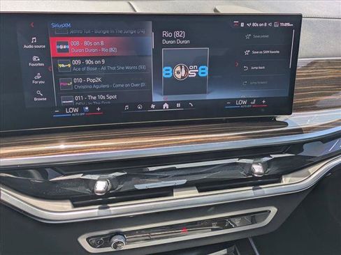 Used 2025 BMW X7 M60i w/ Executive Package AWD/4WD image 15