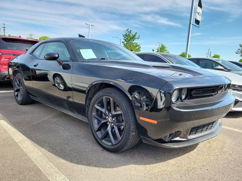 Used 2020 Dodge Challenger SXT w/ Driver Convenience Group image 1
