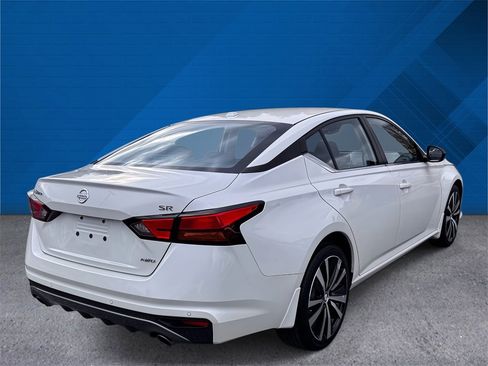 Used 2020 Nissan Altima 2.5 SR w/ Premium Package image 9