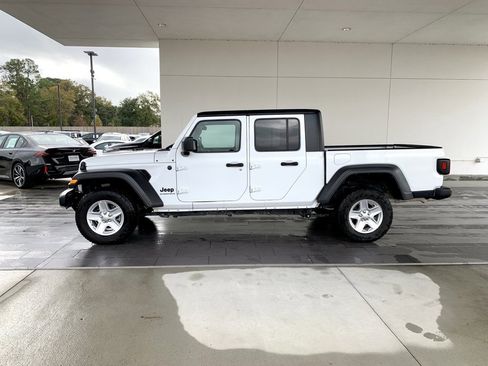 Used 2023 Jeep Gladiator Sport image 8