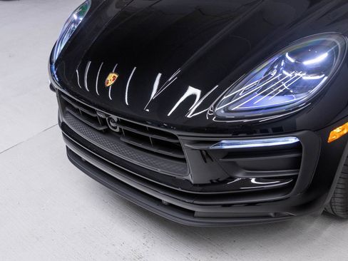 Certified 2026 Porsche Macan image 33