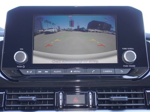Used 2025 Nissan Pathfinder SV FWD image 20